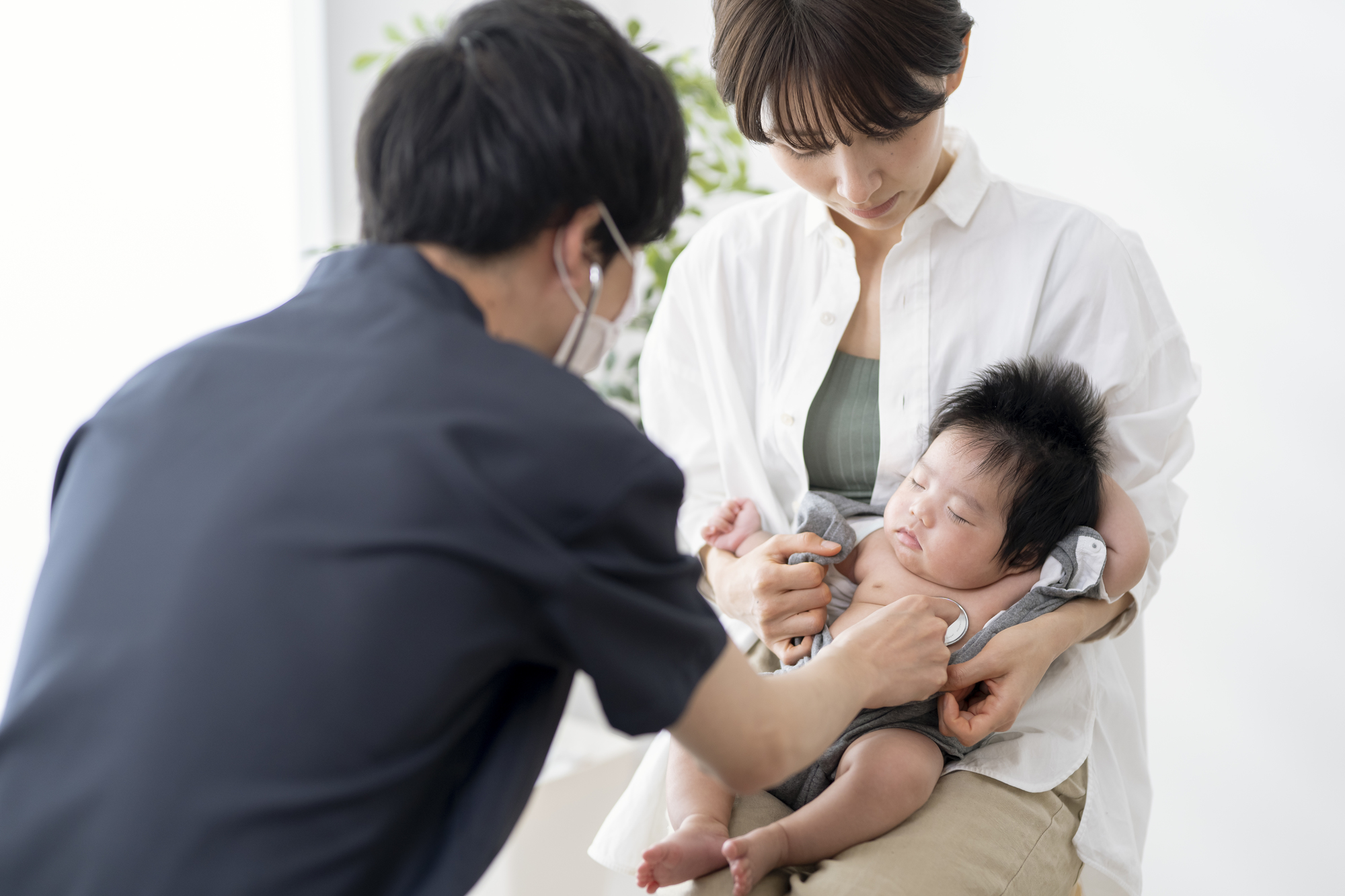 病院を受診するタイミングの目安【赤ちゃんの鼻水・鼻づまり】