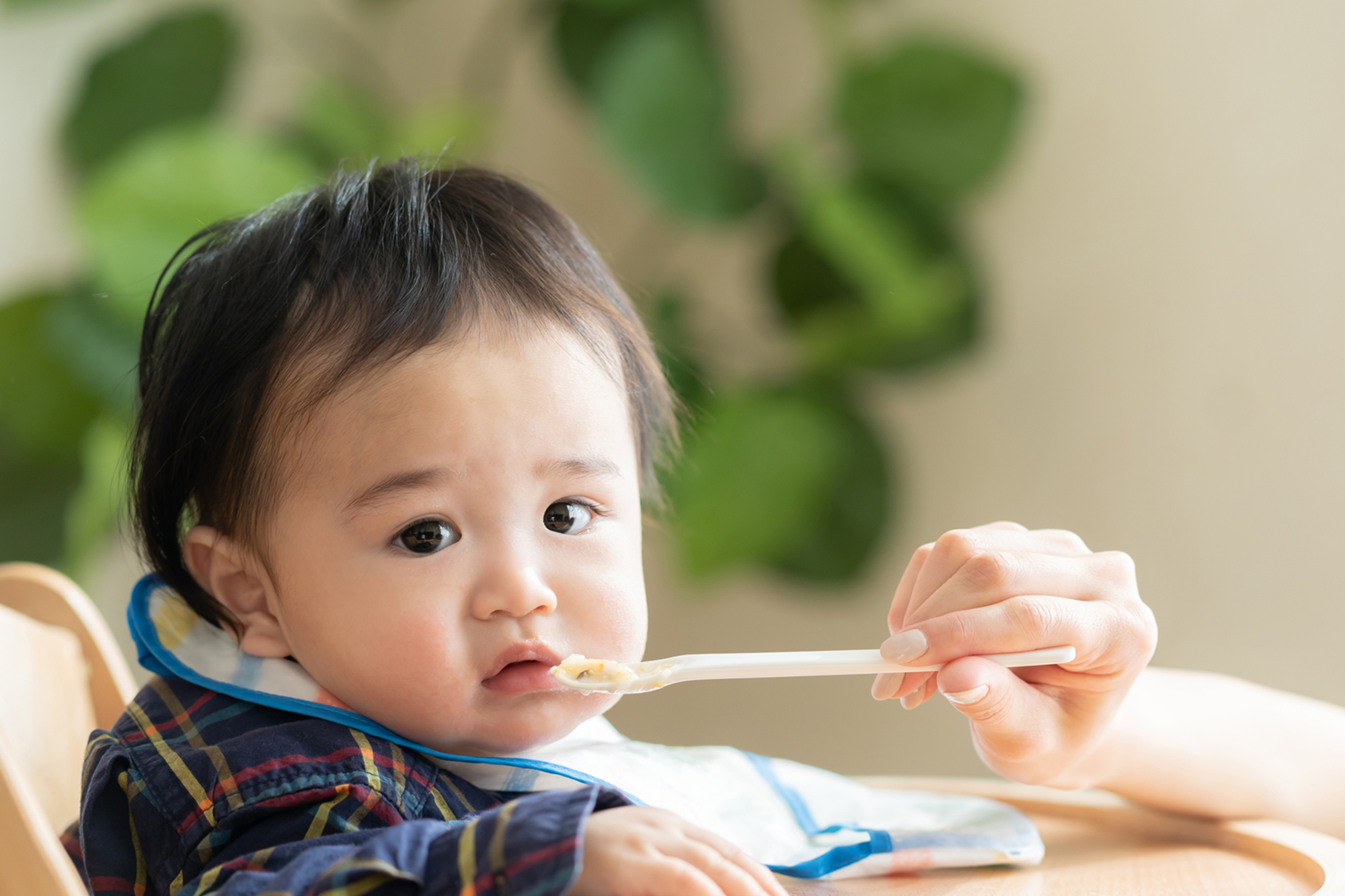 赤ちゃん・乳児・幼児の食事量！月齢別なかなか食べない時の原因と対処法