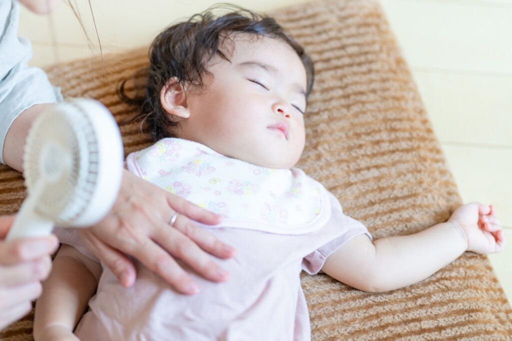 新生児・赤ちゃんが暑いときのサイン